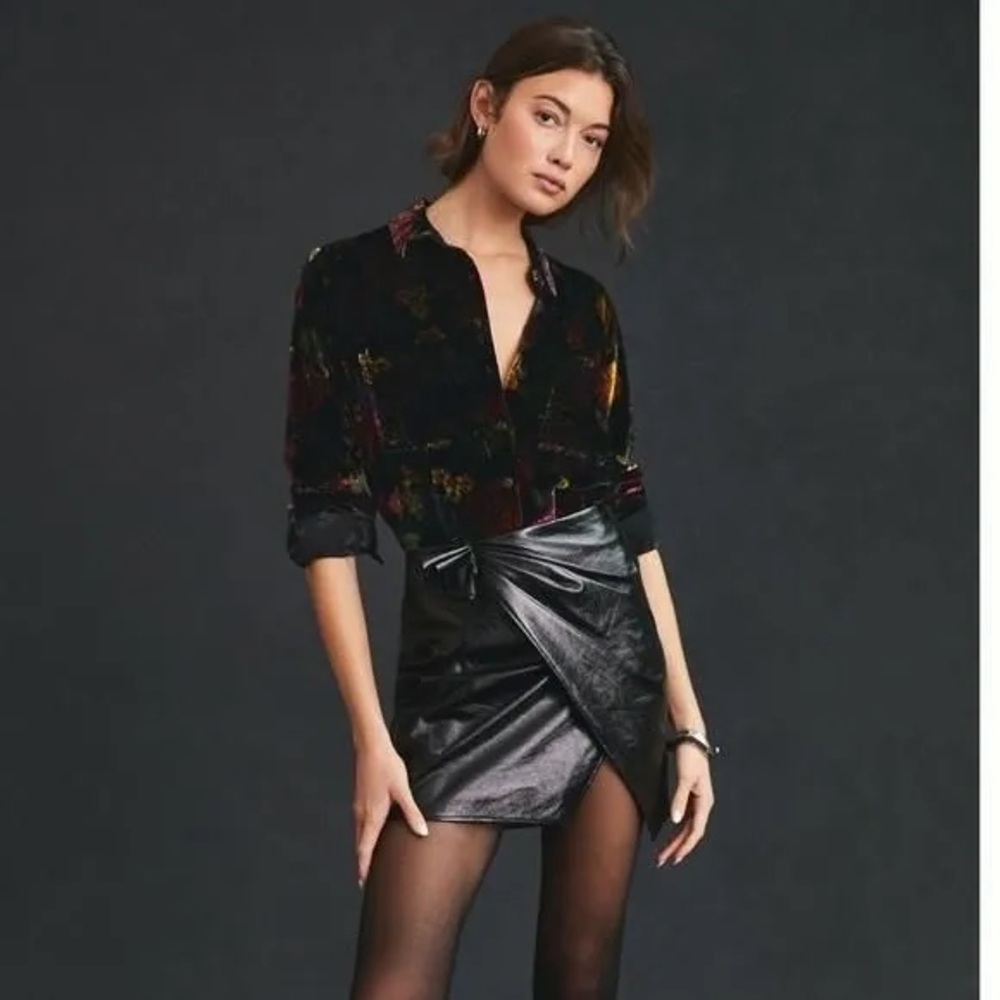 Pilcro Anthropologie The Hadley Relaxed Button Down Floral Velvet Shirt size XS